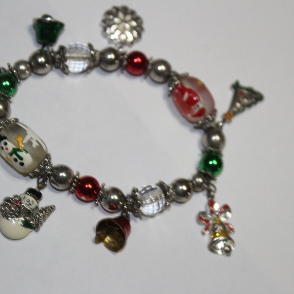 Christmas Charm Bracelet - Picture 5 of 15